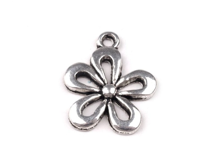 Zawieszka Kwiat 15x18mm.jpg