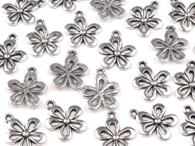 Zawieszka Kwiat 15x18mm(2).jpg