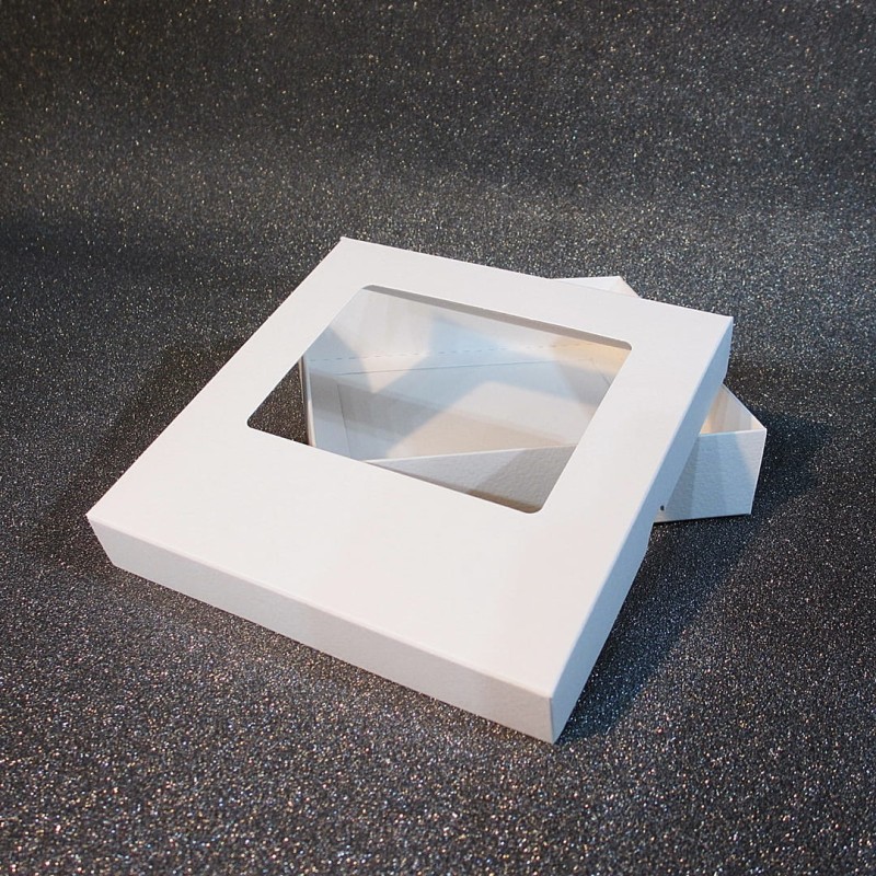 Pudełko z okienkiem kwadratowe białe3.jpg