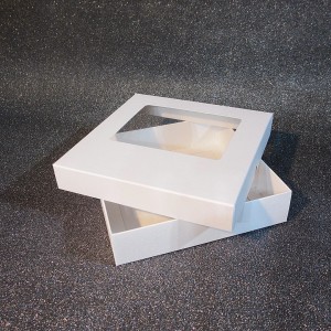 Pudełko z okienkiem kwadratowe białe4.jpg