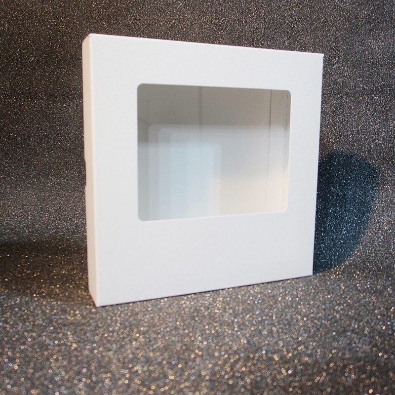 Pudełko z okienkiem kwadratowe białe5.jpg