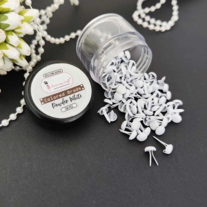 Ćwieki-dress-my-craft-brads-colored-powder-white.jpg