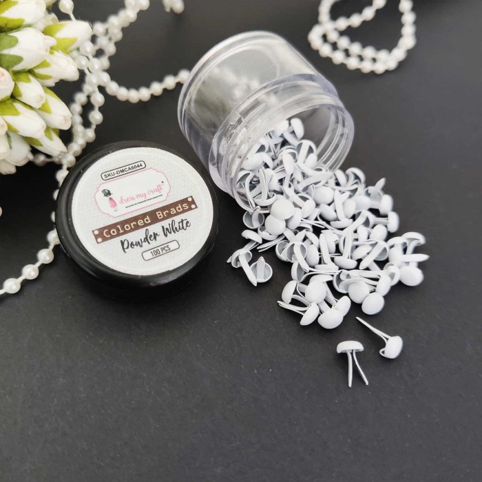 Ćwieki-dress-my-craft-brads-colored-powder-white.jpg