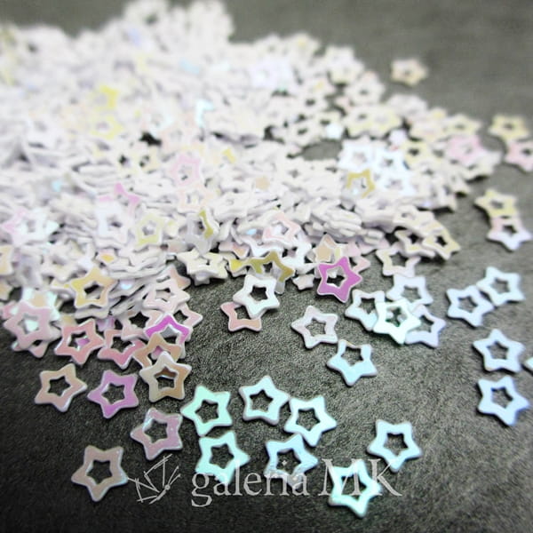 cekiny-gwiazdki-biały-opalizujący.JPG