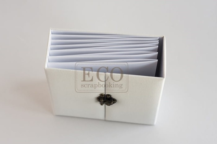 album-bazyliszek-bialy-6-kart_z zapieciem biały_2.jpg