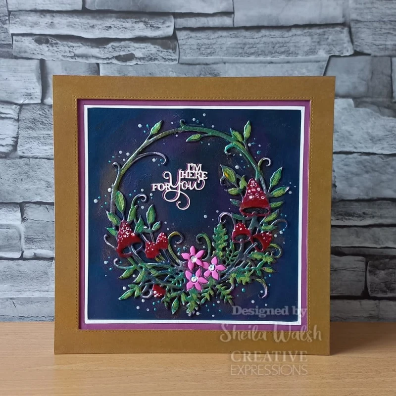 Wykrojnik-creative-expressions-cathie-shuttleworth-paper-cut-autumnal-wreath_3.jpg