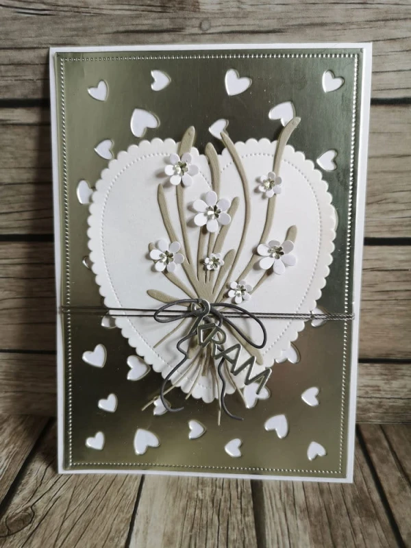 Wykrojnik-simple-and-basic-bouquet-of-leaves-and-bow-sbd282_1.jpg