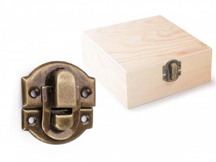 Zapiecie-do-pudelka-szkatulki-mosiadz.jpg