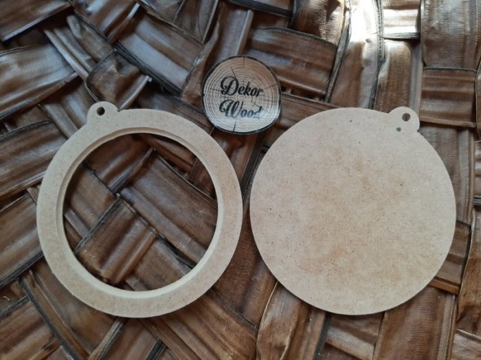 Bombka do decoupage frezowana dwuczęściowa hdf 12,8x12.jpg