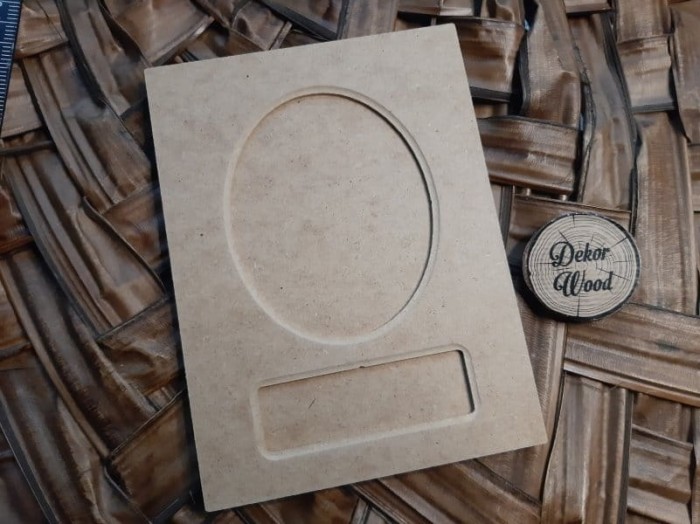 Baza-Ramka do decoupage frezowana dwuczęściowa hdf 19,7x14,7-z-okienkiem.jpg