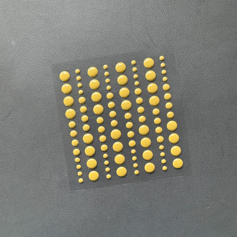 Kropki-akrylowe-simple-and-basic-adhesive-enamel-dots-olive.jpg