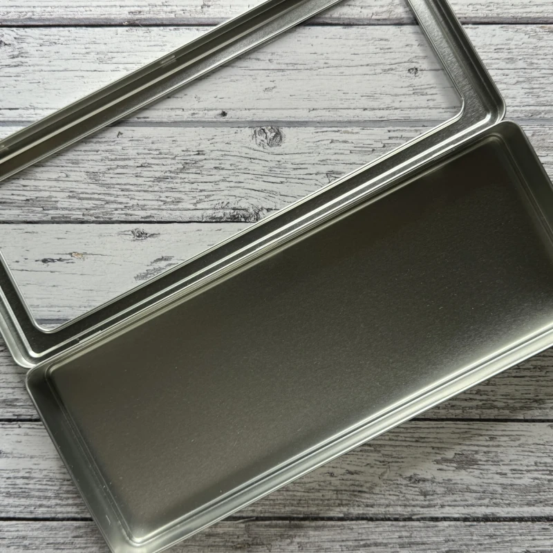 Pudelko-na-mgielki-ranger-tim-holtz-distress-spritz-storage-tin_2.jpg