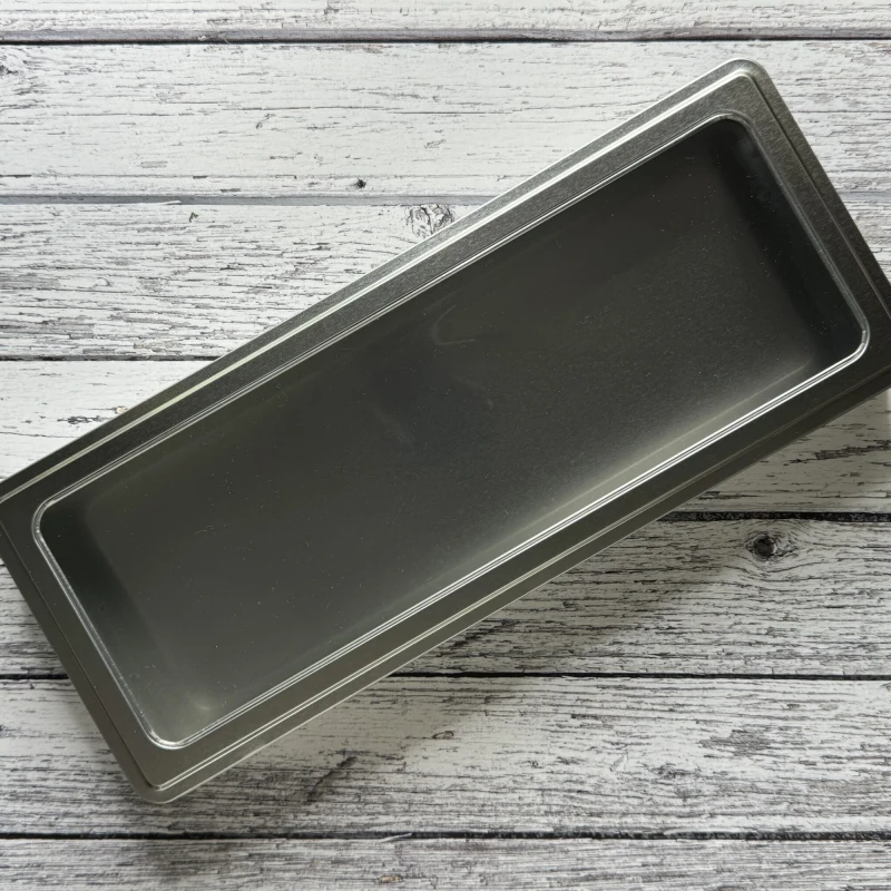 Pudelko-na-mgielki-ranger-tim-holtz-distress-spritz-storage-tin_1.jpg