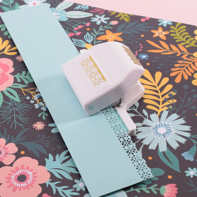 Dziurkacz-we-r-memory-keepers-scallop-daisy-edge-punch.jpg