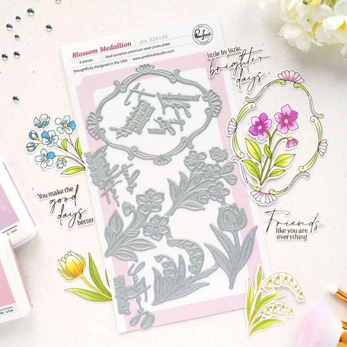 Plytka-do-tloczenia-pinkfresh-studio-sunlit-manor-press-plate-blossom-medallion.jpg