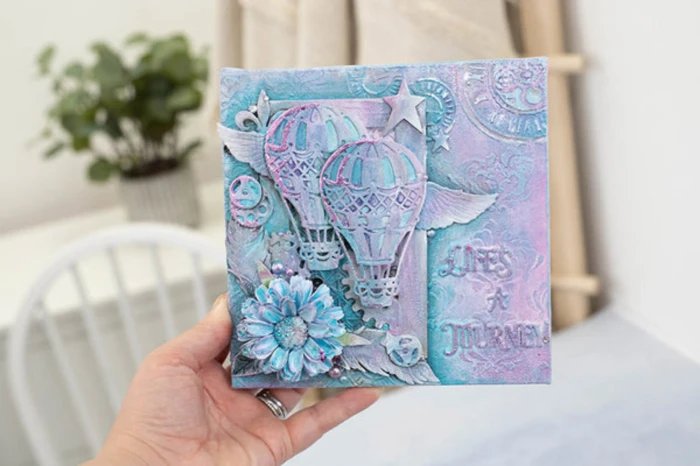 Platki-do-zlocen-spectrum-noir-mermaid-dreams-luxury-gilding-flakes.lilac-pool_1.jpg