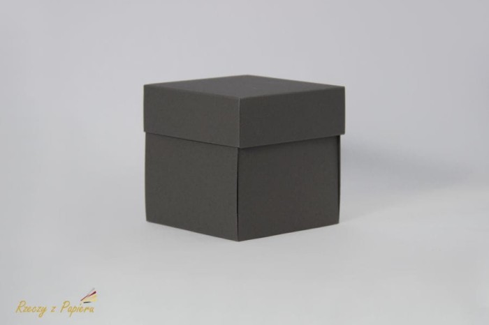 exploding box_szary.jpg