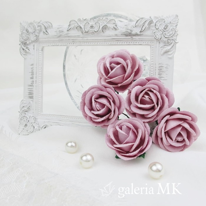 Kwiat-lilac-chelsea-rose-35mm_1.jpg